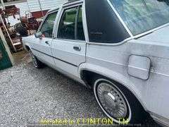 1989  FORD  Crown Victoria-NON RUNNER