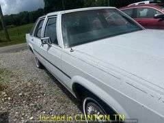 1989  FORD  Crown Victoria-NON RUNNER