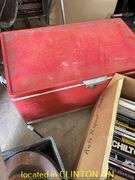 ASSORTED MANUAL/MAGAZINES/ IN COLEMAN COOLER