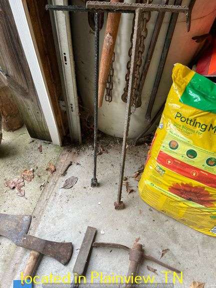 BARREL FUL OF HAND TOOLS