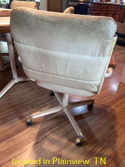48X36X29 KITCHEN TABLE WITH 12" LEAF & (4) ROLLING CHAIRS AND BAG OF ASSORTED PLASTIC AND FABRIC TAB