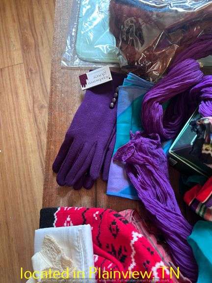 SCARVES/GLOVES/MEDICAL LEGWARE