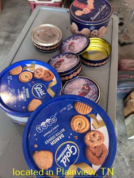 LOT OF EMPTY METAL COOKIE TINS