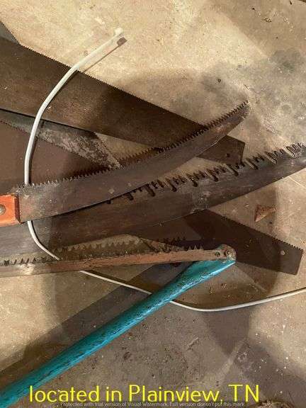 LOT OF HAND SAWS