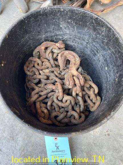 BUCKET OF VARIOUS LENGTH CHAINS