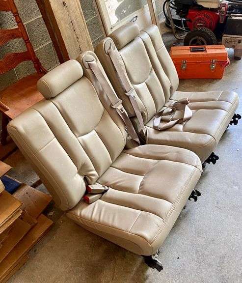 2004 GMC YUKON 3rd row seats