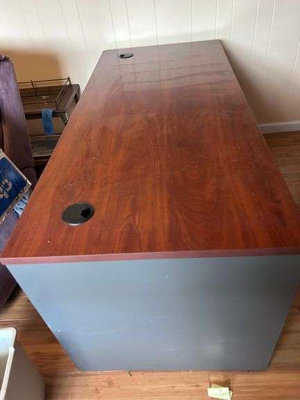 OFFICE DESK 66X29.5X30 AND CHAIR