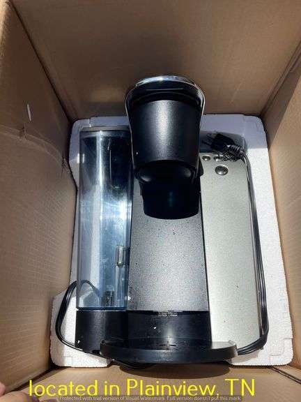 KEURING B70WR SINGLE CUP BREWING SYSTEM-UNTESTED, NEEDS CLEANED AND BELLA CUCINE TRIPLE BUFFET SERVI