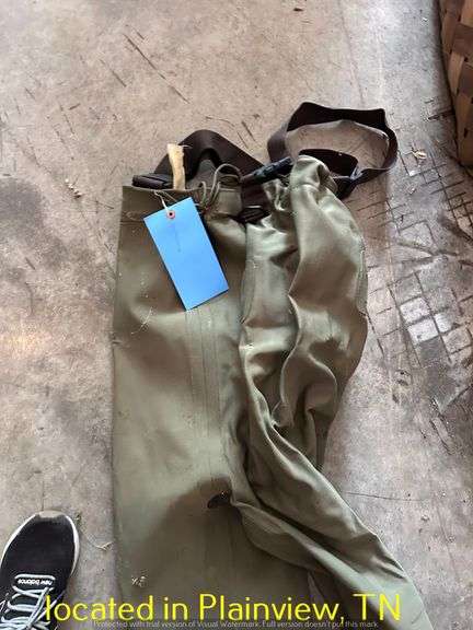 SIZE 9 CROWLINE CHEST WADERS