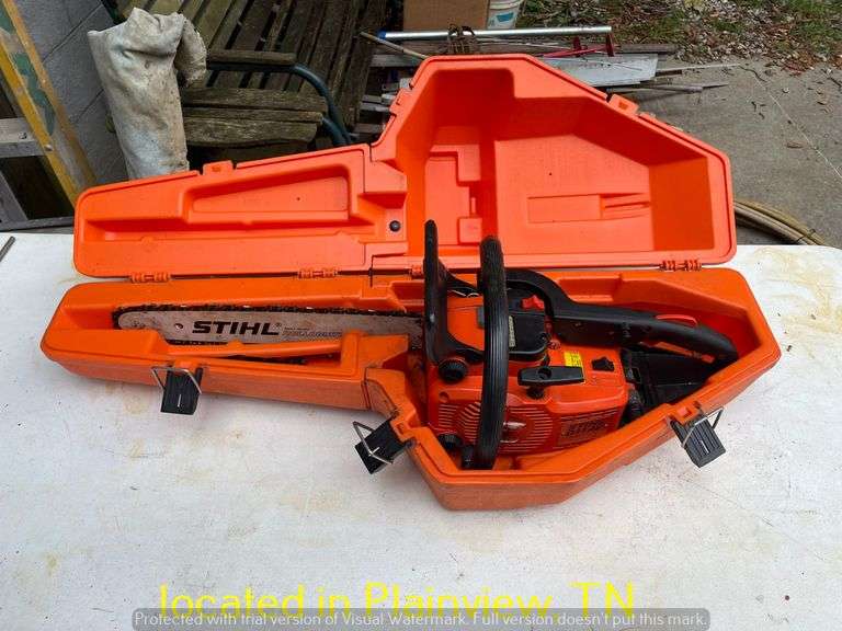 STIHL 011 AV CHAINSAW WITH CASE