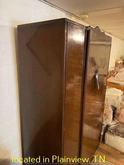 48X73X22 ARMOIRE WITH KEY