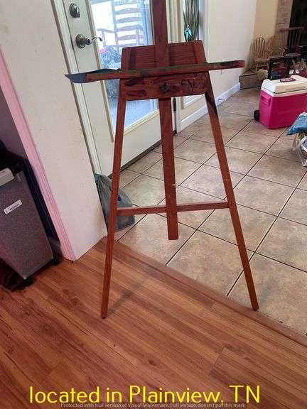 WOODEN ART EASEL