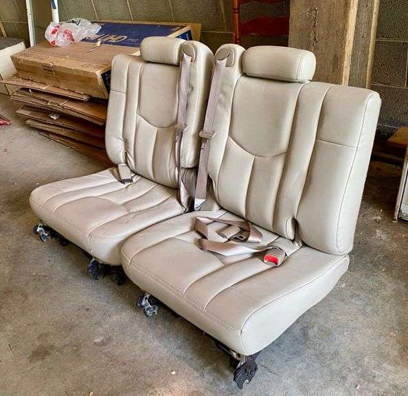 2004 GMC YUKON 3rd row seats