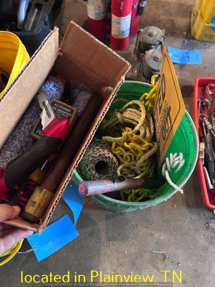 BUCKET OF MISC ROPE AND PLASTIC CHAIN
