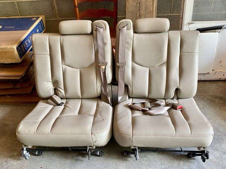 2004 GMC YUKON 3rd row seats