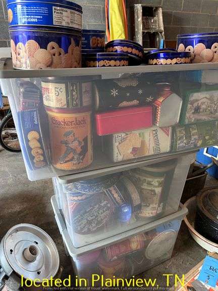 LOT OF EMPTY METAL COOKIE TINS