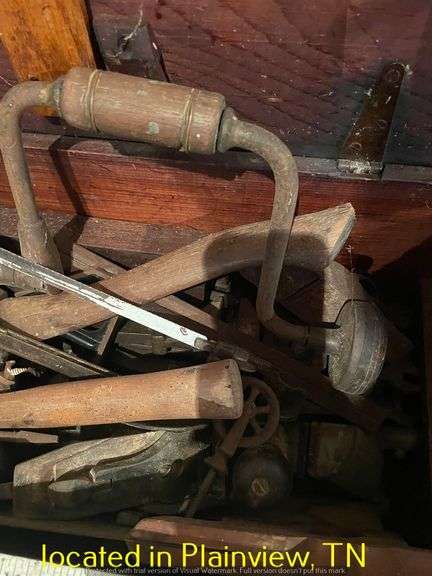 WOOD TOOL BOX WITH ASST TOOLS