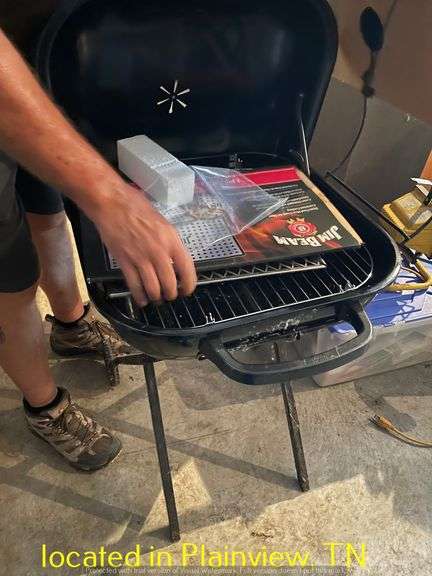 UNUSED CHARCOAL GRILL