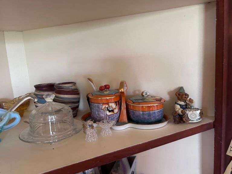 /BOOKS/MAGAZINE HOLDERS/WOODEN BOWLASST KNICK KNACKS