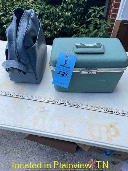 HARD TRAIN CASE & SEARS CARRY ON SHOLDER BAG-NEEDS CLEANED