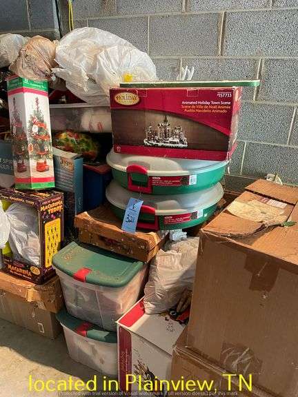 LARGE LOT OF HOME DÉCOR-MOSTLY CHRISTMAS
