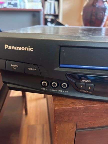 PANASONIC VCR PLAYER WITH REMOTE