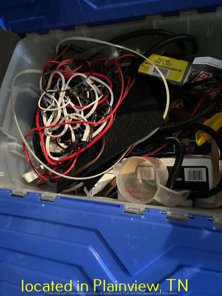 TUB OF ELECTRIC CORDS & FLOOD LIGHT-POWERED ON