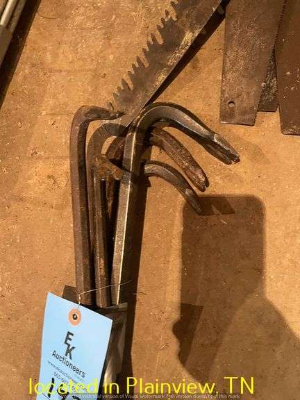 BUNDLE OF CROWBARS