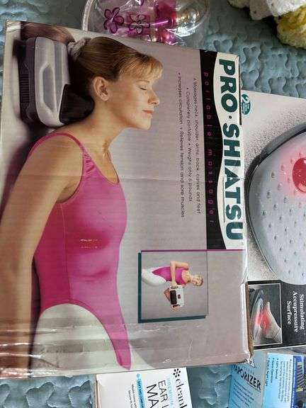 FOOT MASSAGER/WATER VAPORIZER/SHIATSU PRO-NOT TESTED