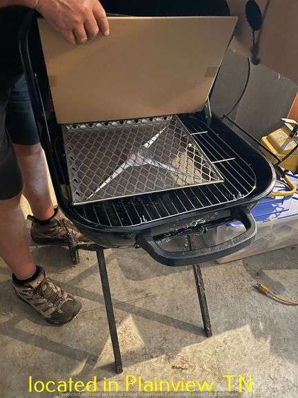 UNUSED CHARCOAL GRILL