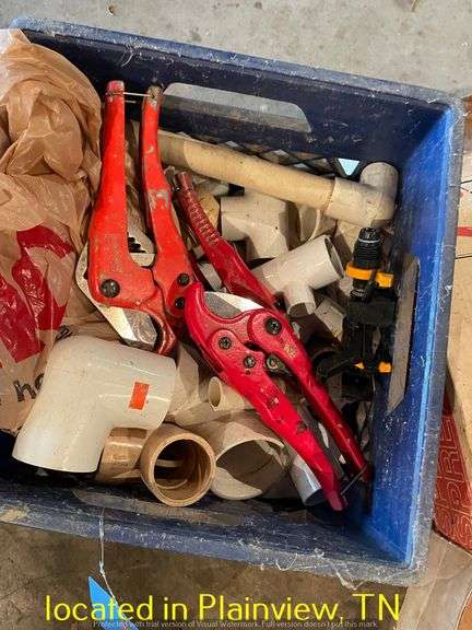 CRATE OF PLUMBING FITTINGS & PIPE CUTTERS