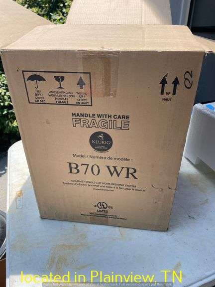 KEURING B70WR SINGLE CUP BREWING SYSTEM-UNTESTED, NEEDS CLEANED AND BELLA CUCINE TRIPLE BUFFET SERVI