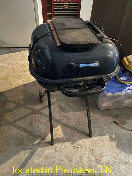 UNUSED CHARCOAL GRILL