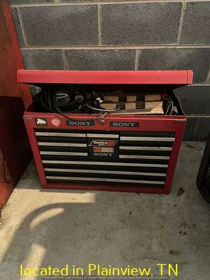 CRAFTSMAN 10DRAWER TOOLBOX AND MISC TOOLS/CONTENTS