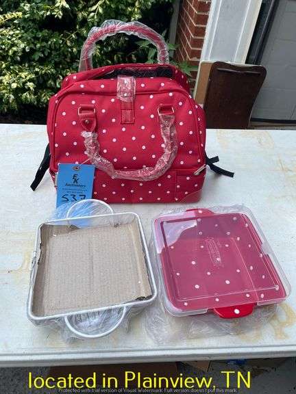 ZIPPERED INSULATED CASSEROLE CARRIER WITH ACCESSORIES-APPEARS UNUSED