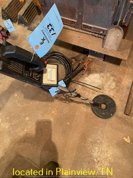 METAL DETECTOR-POWERED ON