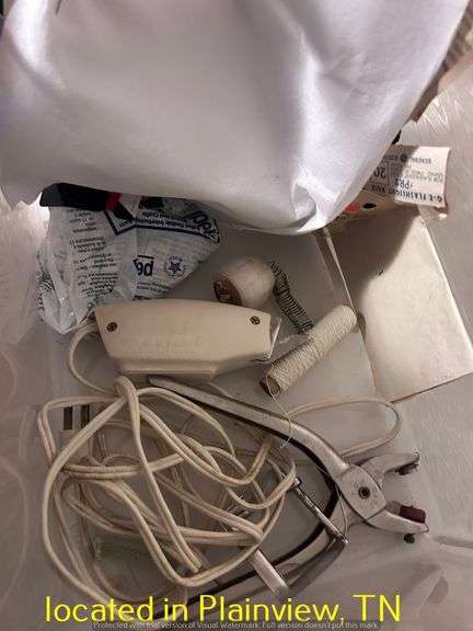 SEWING BOX AND ACCESSORIES
