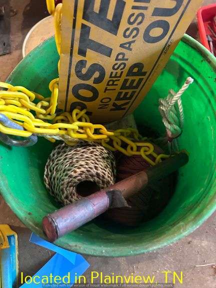 BUCKET OF MISC ROPE AND PLASTIC CHAIN