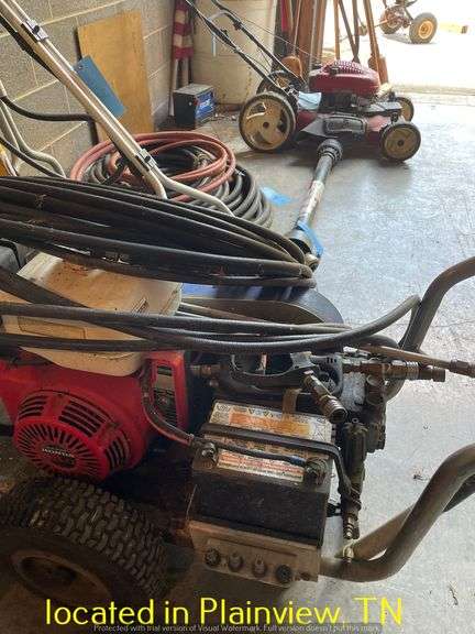 HONDA 13HP PRESSURE WASHER WITH ELEC START AND EXTRA HOSES & WAND-UNTESTED