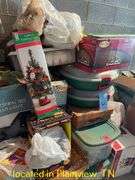 LARGE LOT OF HOME DÉCOR-MOSTLY CHRISTMAS