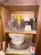 ASST CUPS/GLASSWARE/PLATES/BOWLS/KNIVES/VASES/