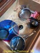 POTS/PANS/LIDS/BAKING SHEETSW/WIRE RACKS/MUFFIN PANS/PIZZA PANS