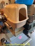 METAL ANIMAL KENNEL/(3) PLASTIC ANIMAL CARRIERS/(2) LITTER BOXES