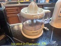 ASST KITCHEN APPLIANCES-ALL POWERED ON