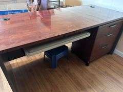 OFFICE DESK 66X29.5X30 AND CHAIR