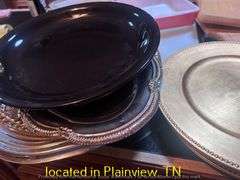 VINATGE PYREX/PLASTIC CHARGERS&SERVING TRAYS/CASSEROLE DISH/2CHEESE BOARDS/CUTTING BOARDS