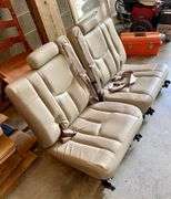2004 GMC YUKON 3rd row seats