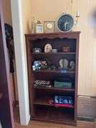 32X10.5X61 BOOKDHELF AND CONTENTS