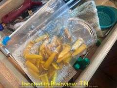 MEASURING CUPS AND UTENSILS