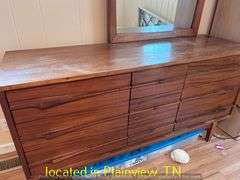 DRESSER 59.5X18.5X31 WITH MIRROR 30.5X46.5